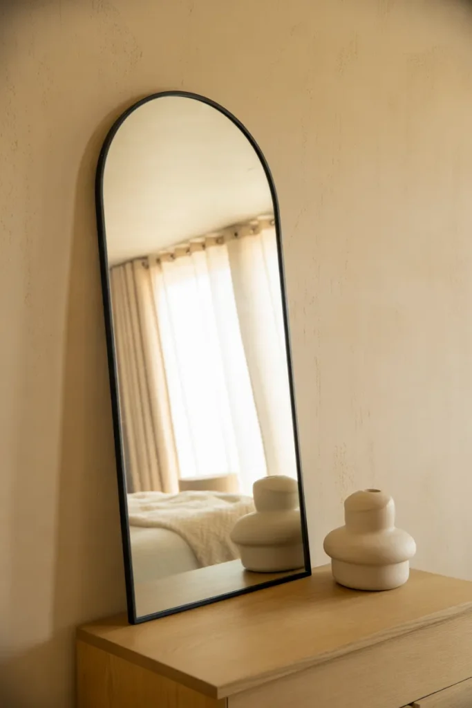 Black Arched Mirror